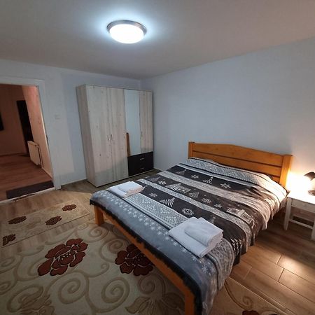R Castle - 2 Room Apartment Brașov Exterior foto